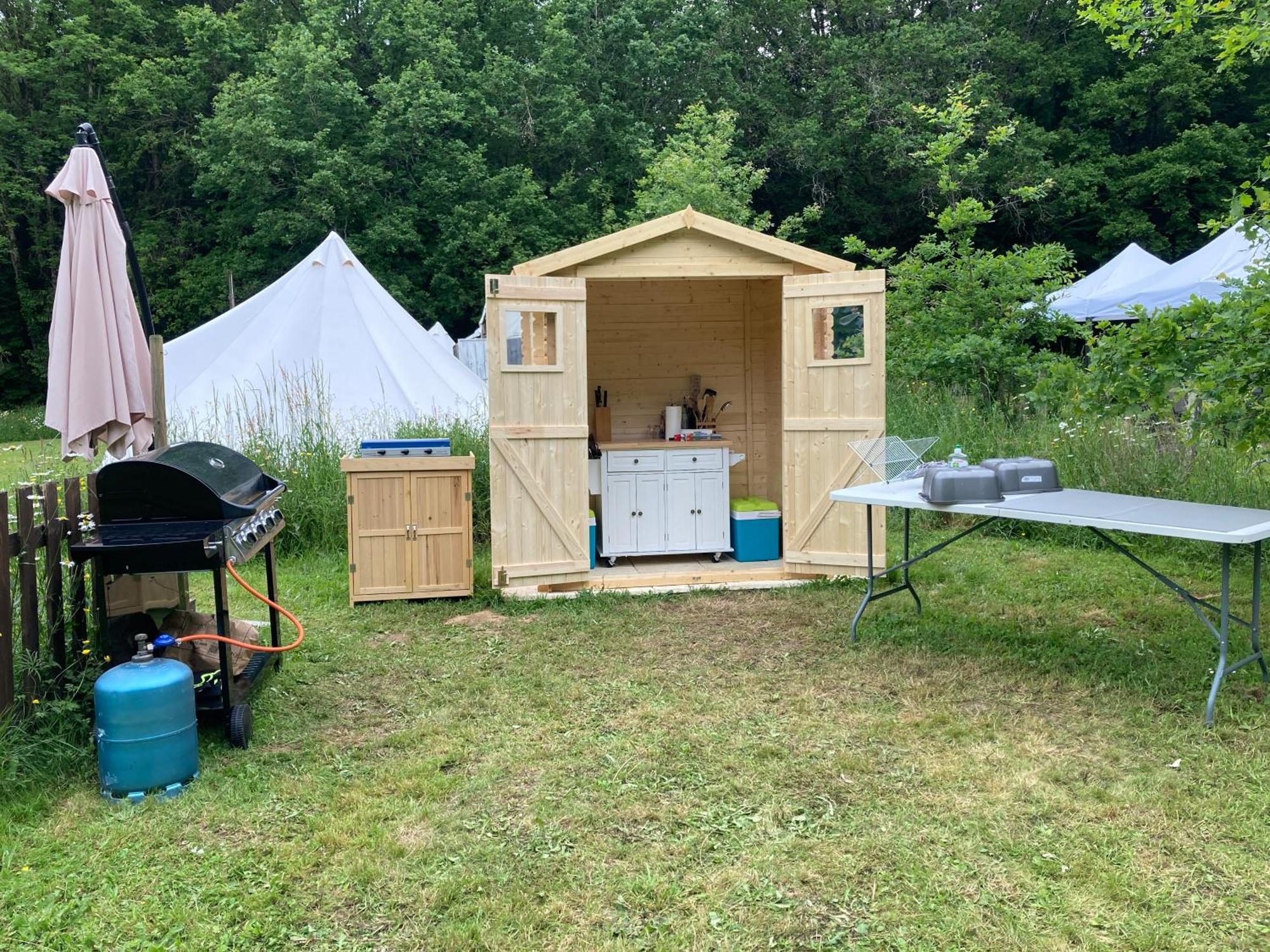 Au Pre Fleuri Eco Glamping * Le Lindois